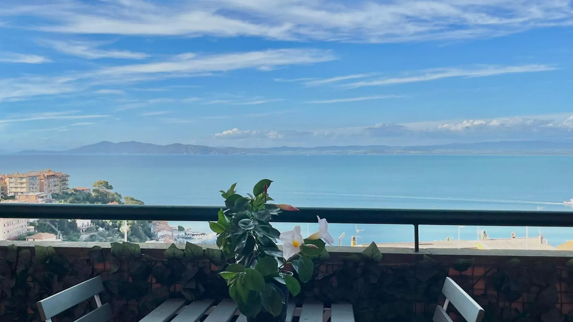 Porto Santo Stefano Vista Mare + Parcheggio Gratuito公寓 公寓 圣托斯特凡诺港